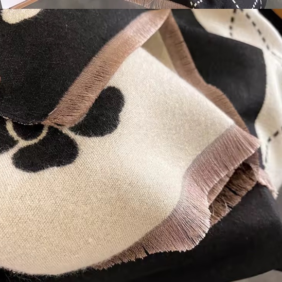 Cashmere scarf - Picture 9 of 9